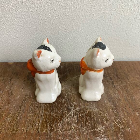 Vintage porcelain hand painted Cats Salt &‎ Pepper Magpie Bug Eyed Kittens Japan - Picture 3 of 6